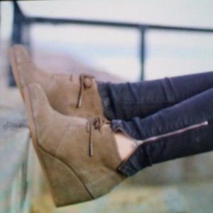 Toms Desert Wedge Bootie